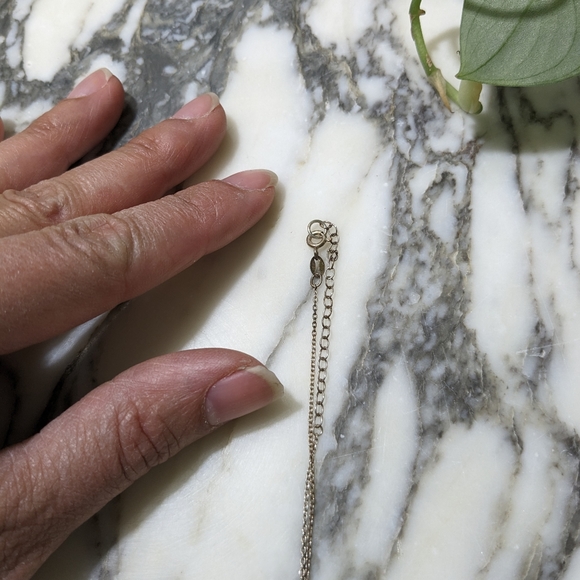 Vivi Sun Beautiful Sparkly Pendant necklace - Picture 2 of 4